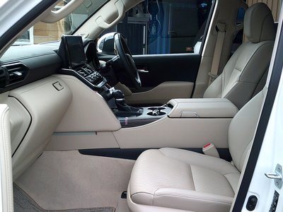 2024 Toyota LAND CRUISER 300 — миниатюра 28