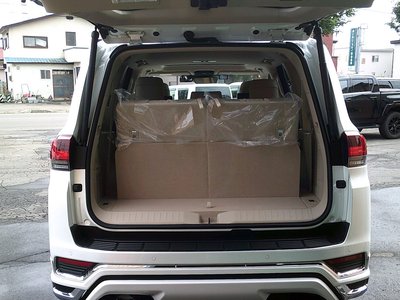 2024 Toyota LAND CRUISER 300 — миниатюра 32