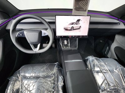 TESLA MODEL Y - 5