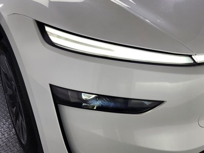 TESLA MODEL Y - 10