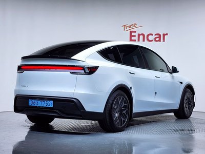 TESLA MODEL Y - 6