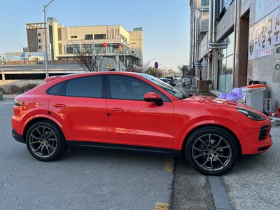 2020 Porsche CAYENNE photo 4