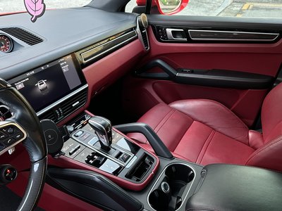 2020 Porsche CAYENNE photo 5