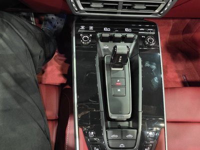 2024 Porsche 911 — миниатюра 15
