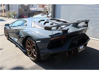 LAMBORGHINI AVENTADOR - 2
