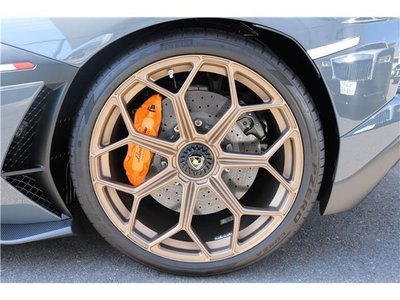 LAMBORGHINI AVENTADOR - 6
