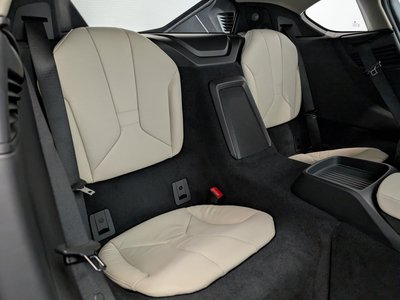 2015 BMW I8 — миниатюра 17