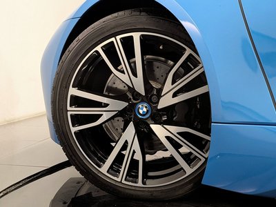 2015 BMW I8 — миниатюра 15