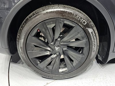 TESLA MODEL Y - 8