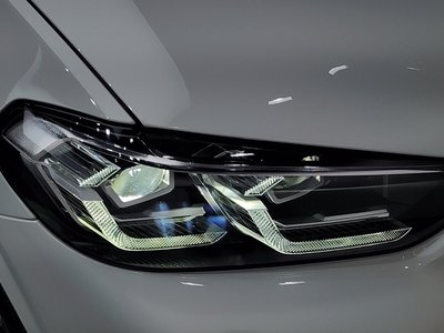 صورة 9 لـ 2025 BMW X4