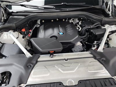 صورة 7 لـ 2025 BMW X4
