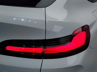 صورة 10 لـ 2025 BMW X4
