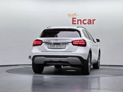 MERCEDES-BENZ GLA - 4