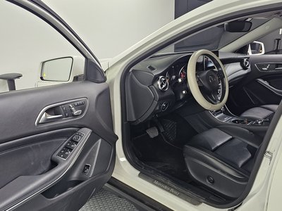 MERCEDES-BENZ GLA - 10