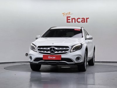 MERCEDES-BENZ GLA - 2