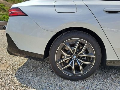 صورة مصغرة 21 لـ 2024 BMW 5 SERIES