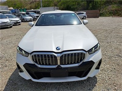 صورة 6 لـ 2024 BMW 5 SERIES