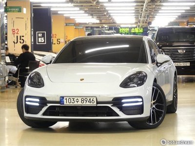 PORSCHE PANAMERA - 1