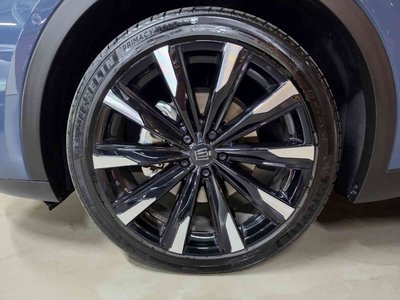 2025 Toyota CROWN CROSSOVER photo 6