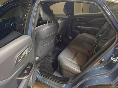 2025 Toyota CROWN CROSSOVER thumbnail 11