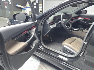 2025 BMW 5 SERIES 缩略图 13