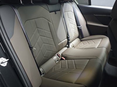 2025 BMW 5 SERIES 缩略图 17