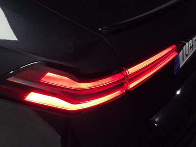 2025 BMW 5 SERIES 照片 10