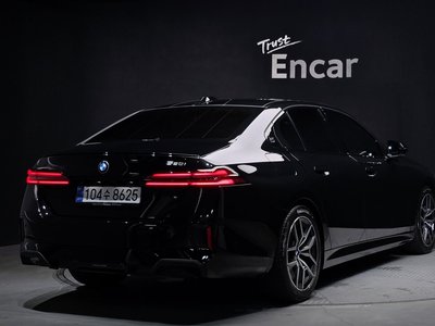 2025 BMW 5 SERIES 照片 3
