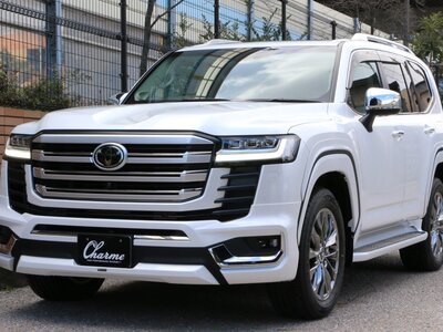 TOYOTA LAND CRUISER 300