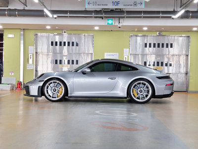 PORSCHE 911 - 4