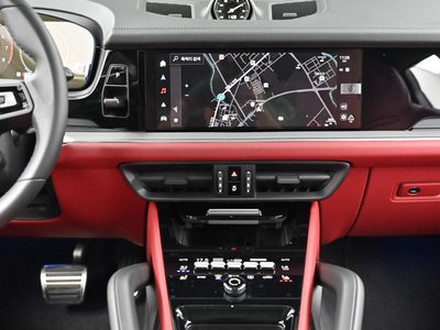 2025 Porsche CAYENNE thumbnail 14