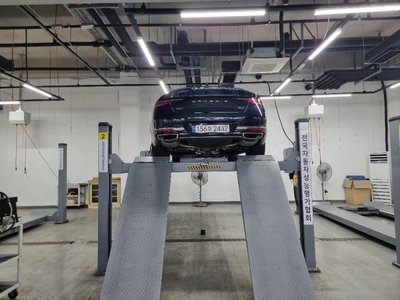 2023 Genesis G90 (RS4) 照片 3