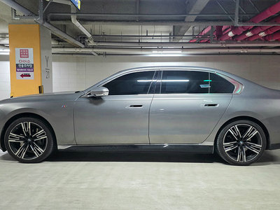 BMW I7 - 5