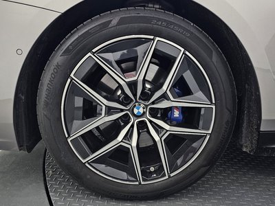 2025 BMW 5 SERIES 照片 6