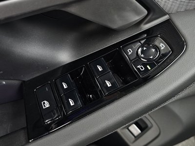 2025 BMW 5 SERIES 缩略图 36