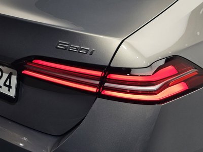 2025 BMW 5 SERIES 照片 10