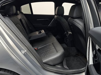2025 BMW 5 SERIES 缩略图 17