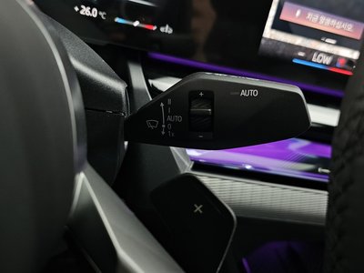2025 BMW 5 SERIES 缩略图 29