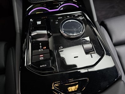 2025 BMW 5 SERIES 缩略图 12