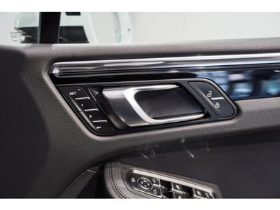 صورة مصغرة 14 لـ 2024 Porsche MACAN
