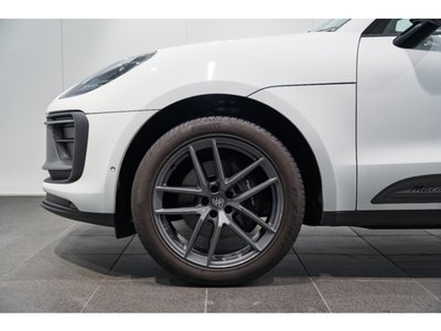 صورة 10 لـ 2024 Porsche MACAN