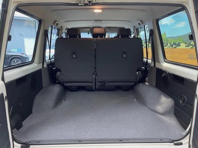 TOYOTA LAND CRUISER 70 - 10