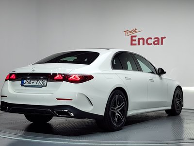 2025 Mercedes-BENZ E-CLASS 照片 3