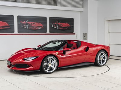صورة 9 لـ 2025 Ferrari 296 GTS