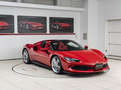 صورة 3 لـ 2025 Ferrari 296 GTS