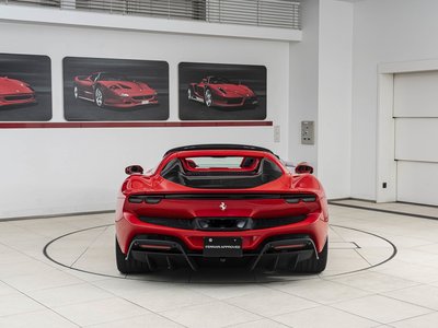 صورة 6 لـ 2025 Ferrari 296 GTS