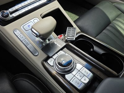 2020 Genesis G90 缩略图 12
