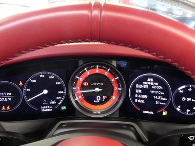 PORSCHE 911 - 7