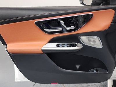 2024 Mercedes-BENZ GLC — миниатюра 14