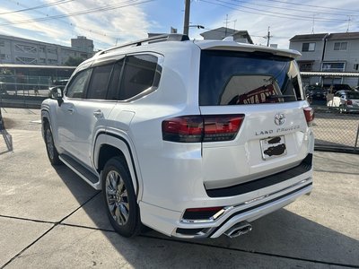 TOYOTA LAND CRUISER 300 - 8